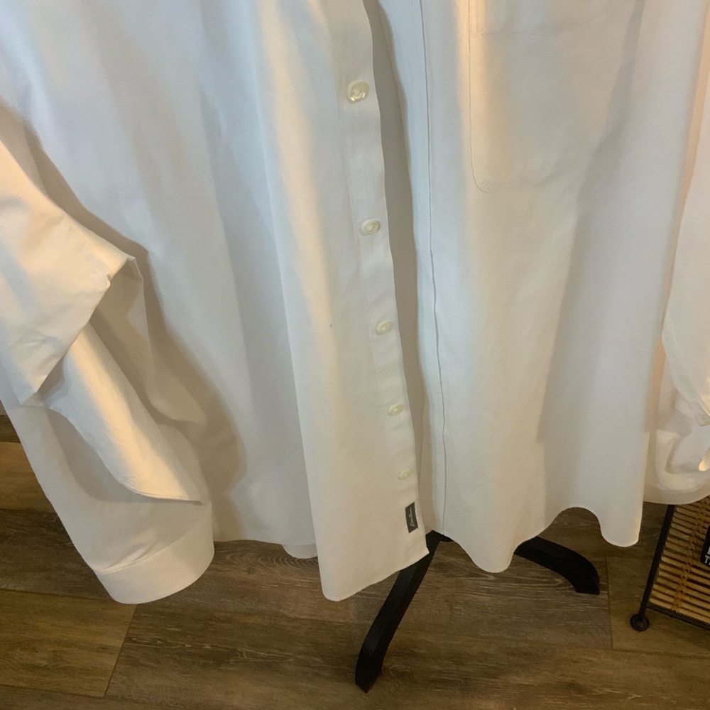 Set of two Eddie Bauer wrinkle free button down. Size 2XL - Picture 4 of 4